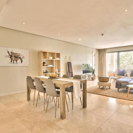 Elegant V&A Waterfront Canal Apartment เคปทาวน์ ภายนอก รูปภาพ